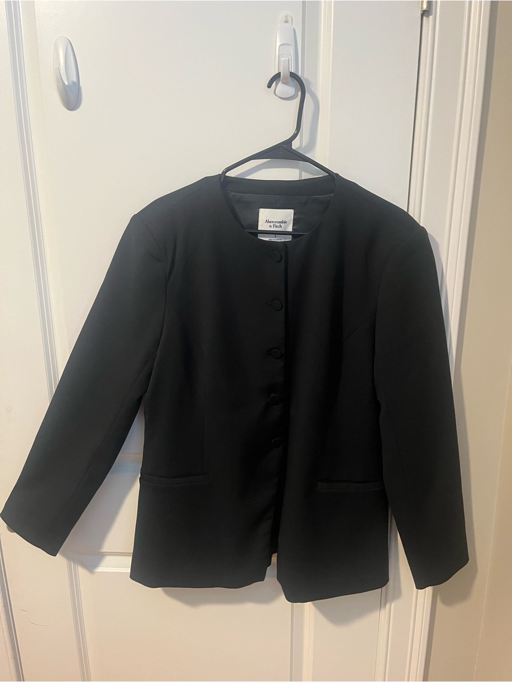 Abercrombie & Fitch Women's Black Collarless Button-Front Blazer